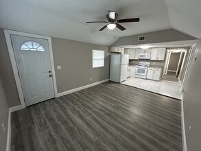 1830 48th St S in St. Petersburg, FL - Foto de edificio - Building Photo