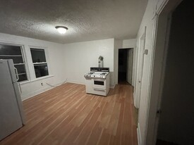 106 Carpenter St, Unit 3 Apartamentos