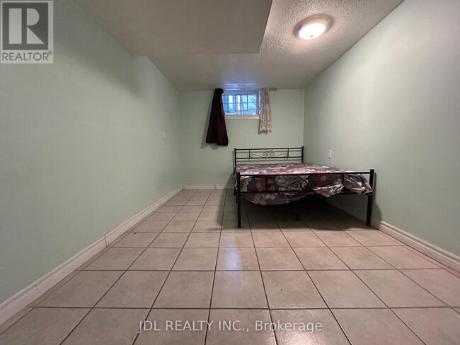 property at 62 Newlands Ave