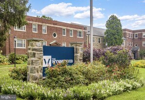 150 E Wynnewood Rd in Wynnewood, PA - Building Photo