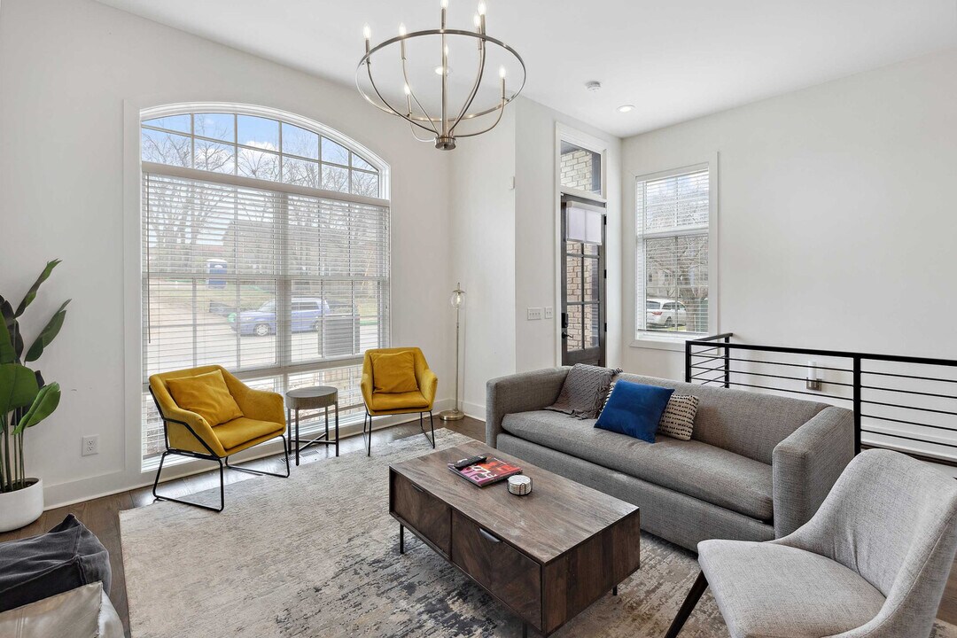 3206 West End Cir in Nashville, TN - Building Photo