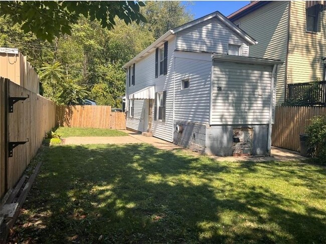 235 Glass Run Rd in Pittsburgh, PA - Building Photo - Building Photo