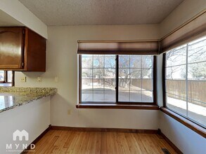 2304 S Gray Dr in Lakewood, CO - Foto de edificio - Building Photo