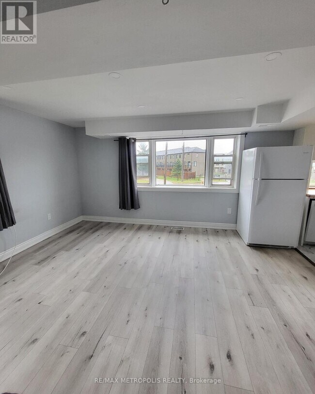 531 Essa Rd in Barrie, ON - Building Photo - Building Photo