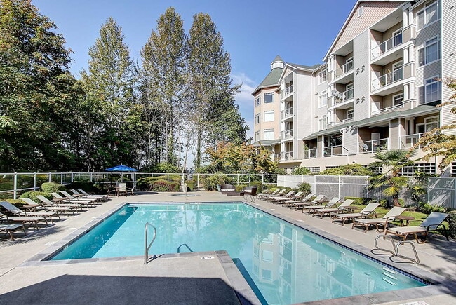 Pinnacle on Lake Washington in Renton, WA - Foto de edificio - Building Photo