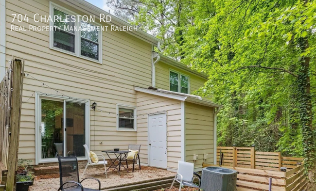 704 Charleston Rd in Raleigh, NC - Building Photo - Building Photo