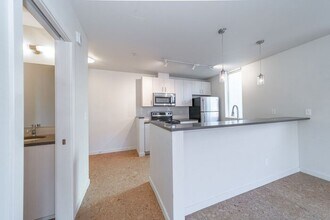 4241 N Massachusetts Ave in Portland, OR - Building Photo - Building Photo