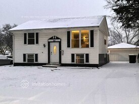 107 N Cedar Ln in Glenwood, IL - Building Photo
