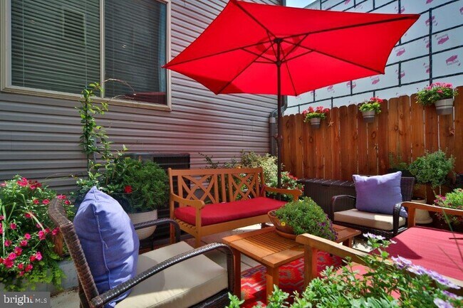 1524 N 8th St-Unit -1 in Philadelphia, PA - Foto de edificio - Building Photo