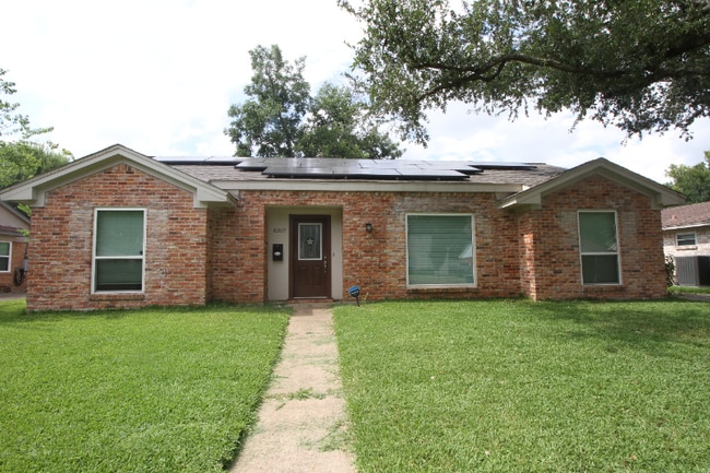 8207 Sharpcrest St in Houston, TX - Building Photo - Building Photo