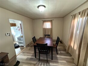 221 Dale Ln NW in New Philadelphia, OH - Building Photo - Building Photo
