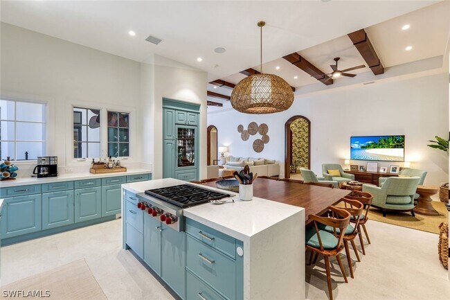property at 2904 Tiburon Blvd E