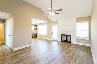 394 Dugger Dr in Clarksville, TN - Building Photo - Building Photo