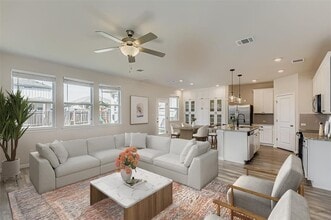 121 Morning Dawn Ln in Andice, TX - Building Photo - Building Photo