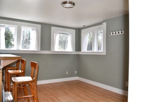 106 NW 56th St in Seattle, WA - Building Photo