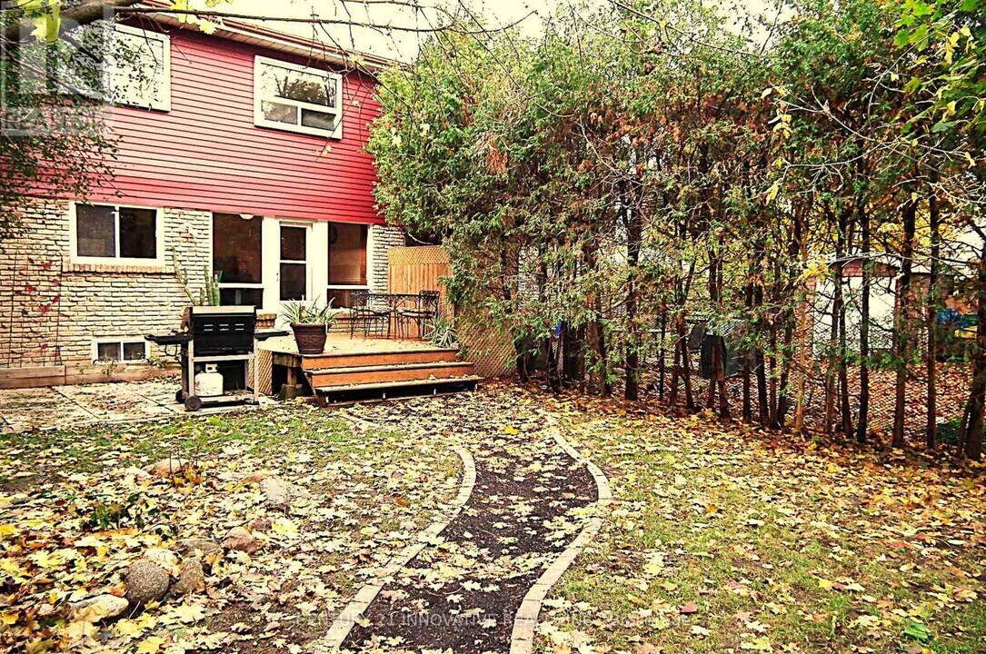 181 Ormond Dr in Oshawa, ON - Building Photo