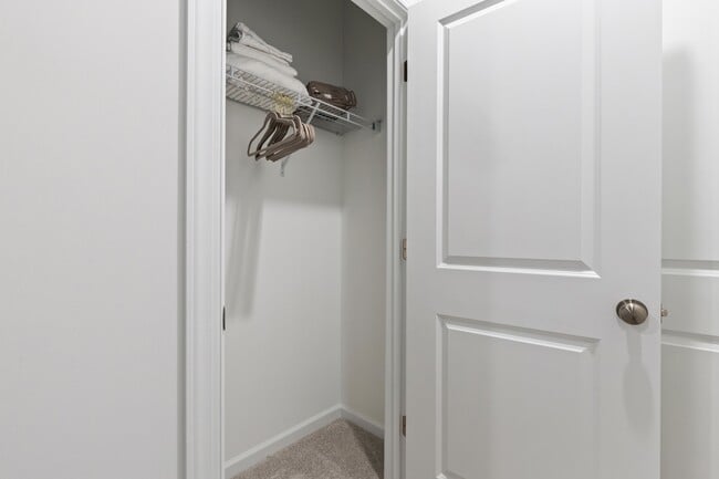 1204 Hardin Hill Lane in Knightdale, NC - Foto de edificio - Building Photo