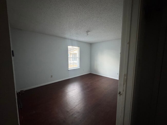 7402 Alabonson Rd in Houston, TX - Building Photo - Building Photo