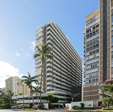 Ala Wai Town House in Honolulu, HI - Building Photo - Building Photo