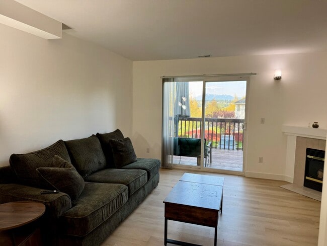 16762 165th Ave SE, Unit Condo in Monroe, WA - Building Photo - Building Photo