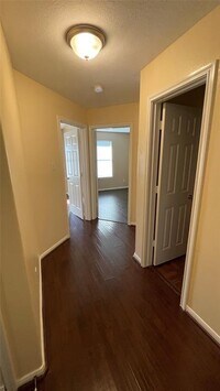 7816 Comal St photo'