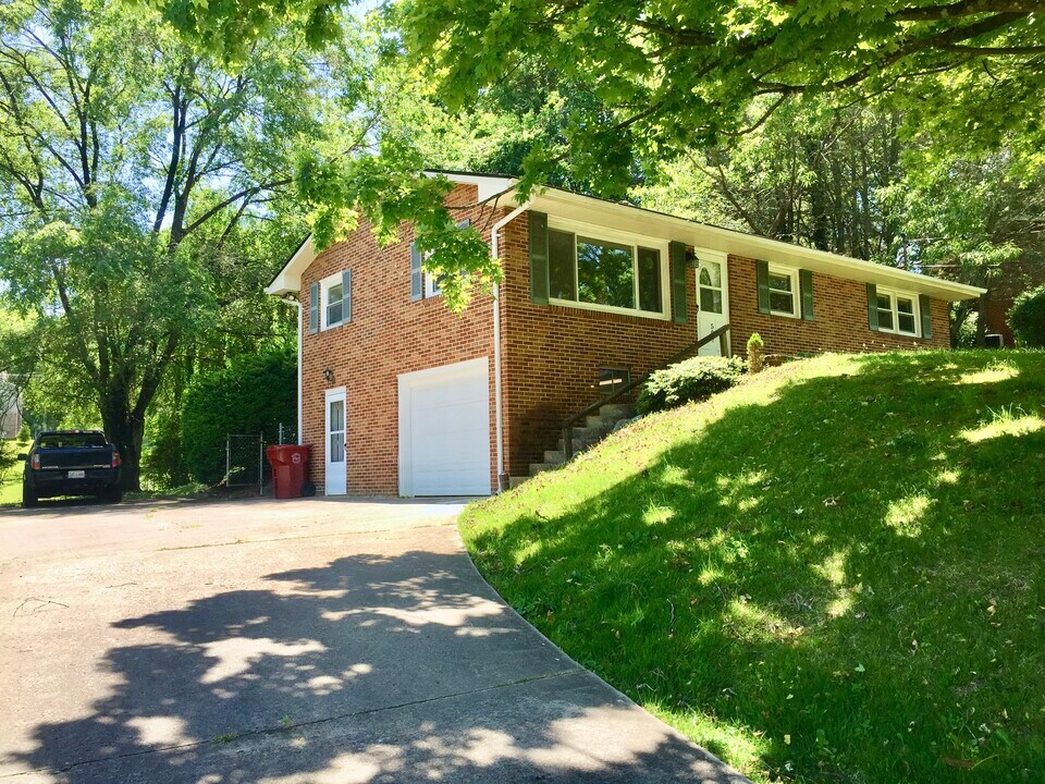 507 N Gilmer Park in Johnson City, TN - Building Photo