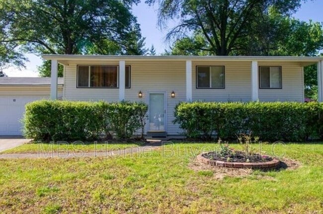 property at 10 Gary Glen Dr