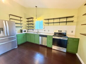 1805 N 207th St in Elkhorn, NE - Building Photo - Building Photo