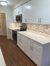 516 W Eastman St, Unit 2C in Arlington Heights, IL - Foto de edificio - Building Photo