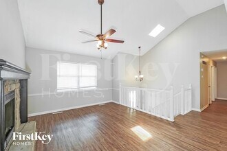 2035 NE Cookson Ct in Lee's Summit, MO - Building Photo - Building Photo