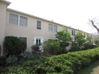 437-441 San Vicente Blvd in Santa Monica, CA - Building Photo - Building Photo