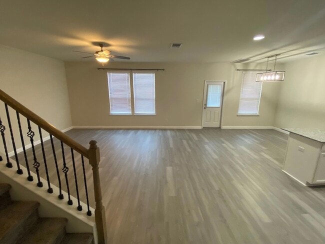 97 Quarryman Dr in Hutto, TX - Foto de edificio - Building Photo