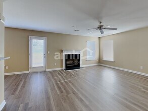 501 Timber Meadow Lake in Fuquay Varina, NC - Building Photo - Building Photo