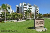 Building Photo - La Jolla Crossroads Apartments in San Diego, California