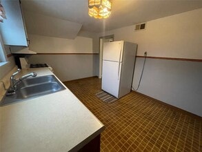 1063 W 4th St in Erie, PA - Building Photo - Building Photo