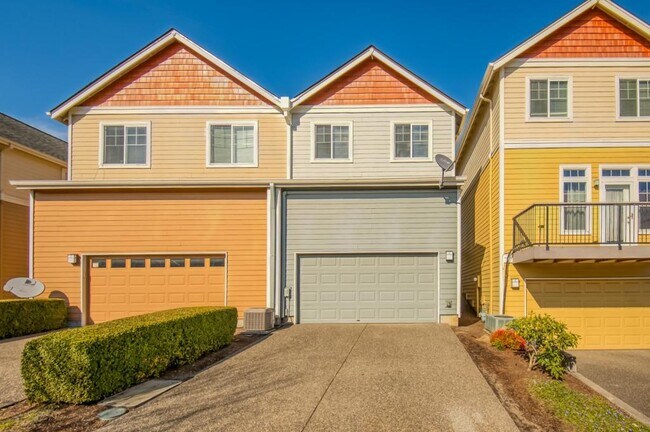 2528 NW 2nd Terrace in Gresham, OR - Building Photo - Building Photo