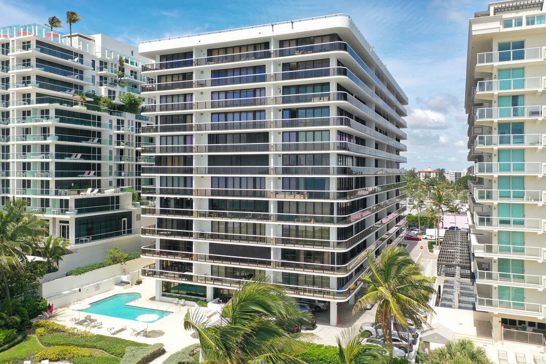 The Waves in Surfside, FL - Building Photo