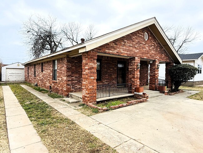 1800 SW 15th St in Oklahoma City, OK - Building Photo - Building Photo