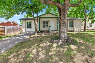 6702 Colony Park Dr in Austin, TX - Building Photo