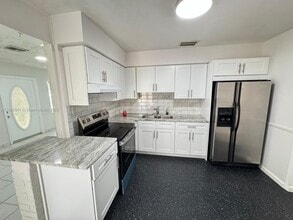 6148 Mayo St in Hollywood, FL - Building Photo - Building Photo