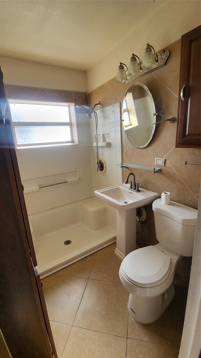 3970 NW 171 Terrace in Miami Gardens, FL - Building Photo - Building Photo