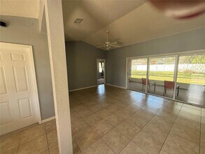 106 Freeport Ln in Palm Coast, FL - Foto de edificio - Building Photo