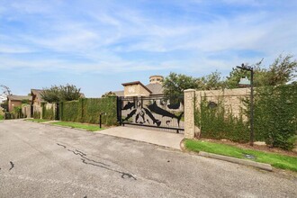 1718 Roscoe St in La Porte, TX - Building Photo - Building Photo