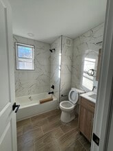 1822 Rhawn St, Unit Apt 1 in Philadelphia, PA - Foto de edificio - Building Photo