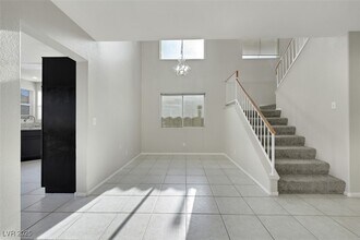 7333 Sunspot Dr in Las Vegas, NV - Building Photo - Building Photo