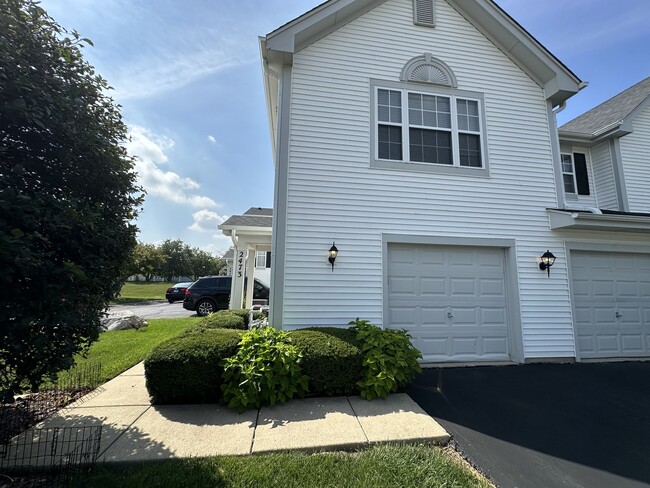 2473 Dickens Dr in Aurora, IL - Building Photo - Building Photo