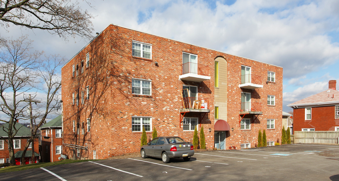 Sailor Place Apartments in Pittsburgh, PA - Building Photo