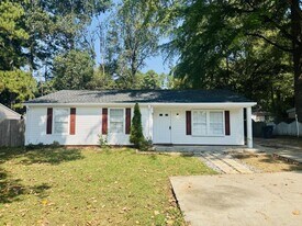 5573 Singleton Rd in Norcross, GA - Building Photo