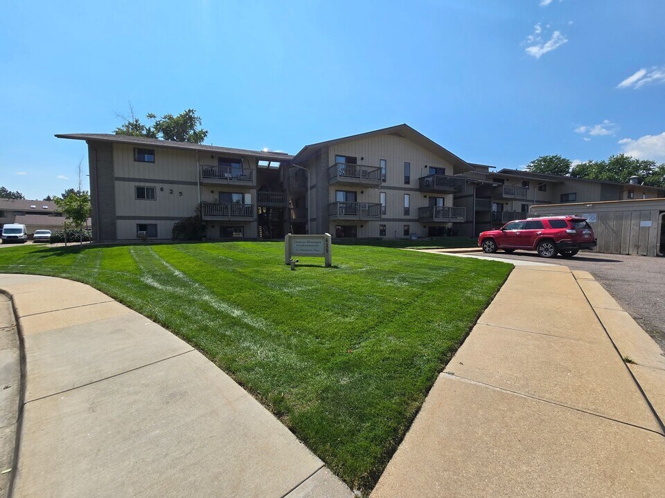 625 Manhattan Pl in Boulder, CO - Building Photo