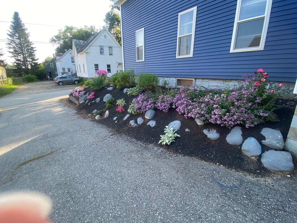 8 Burrill St, Unit 1 in Fairfield, ME - Building Photo